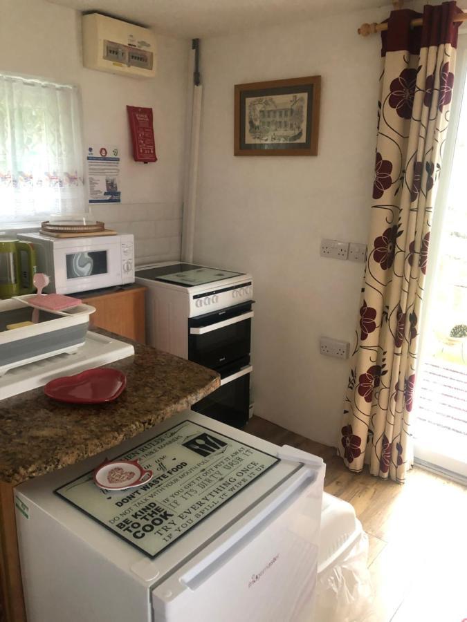 אבריסטוויט Lake View Romantic Retreat מראה חיצוני תמונה